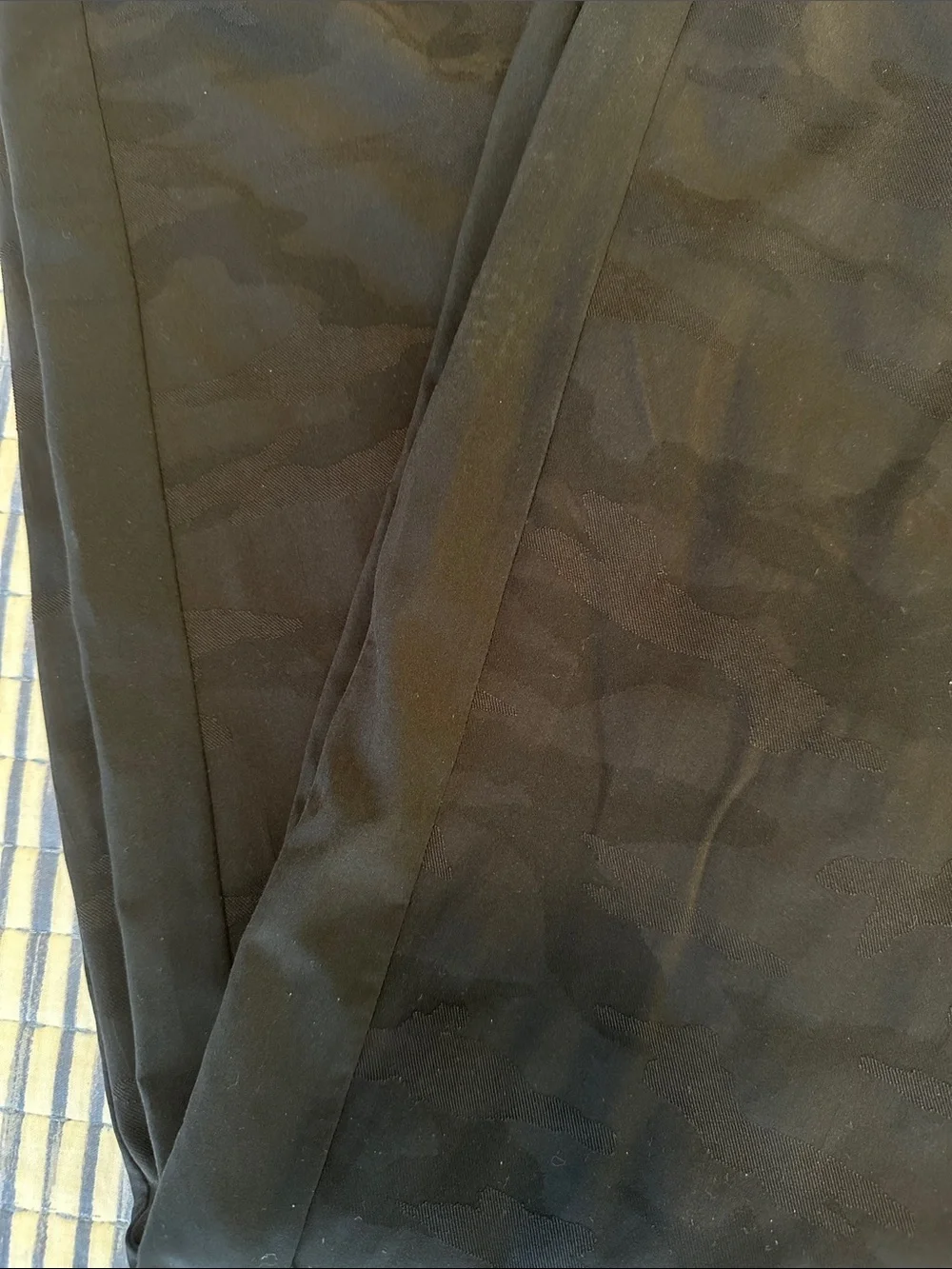 Athleta Women’s Textured Brooklyn Black Camo Jogger Pants Size 12